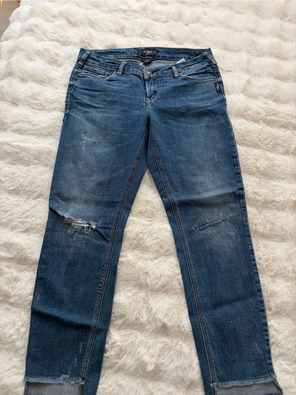 Distressed Dark Blue Skinny Jeans